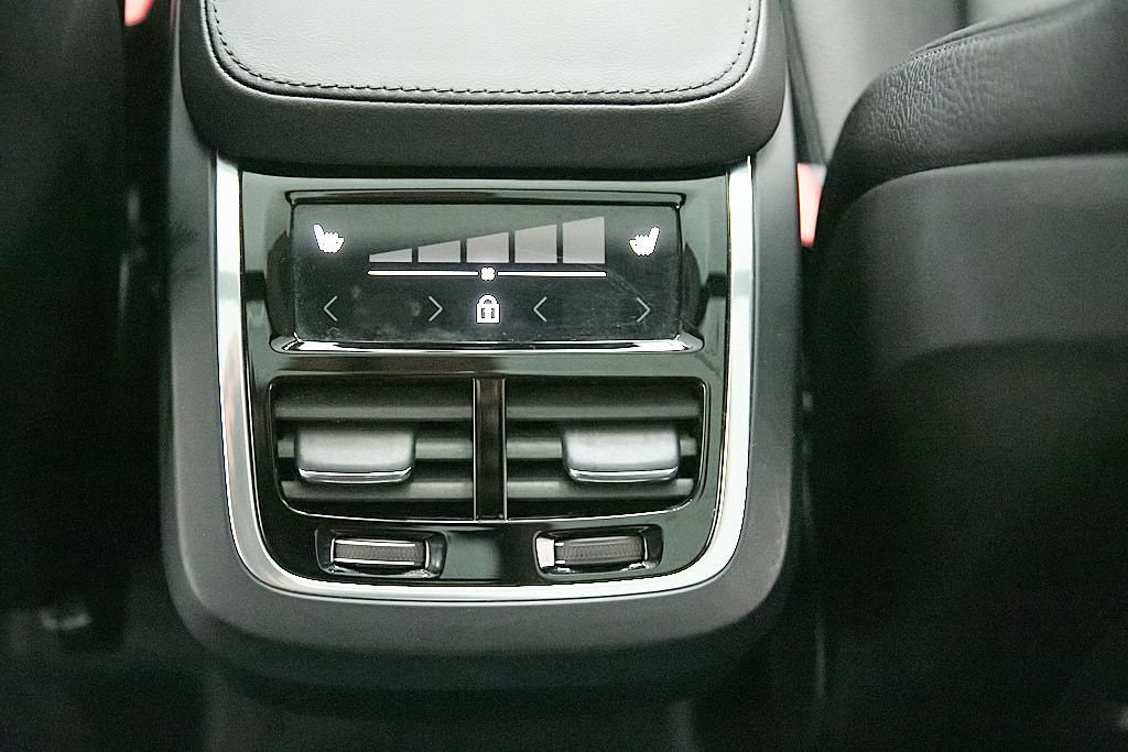 Certified 2023 Volvo XC90 B5 Plus w/ Protection Package Premier AWD/4WD image 25
