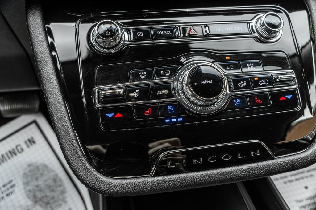 Used 2022 Lincoln Corsair AWD w/ Equipment Group 101A image 9