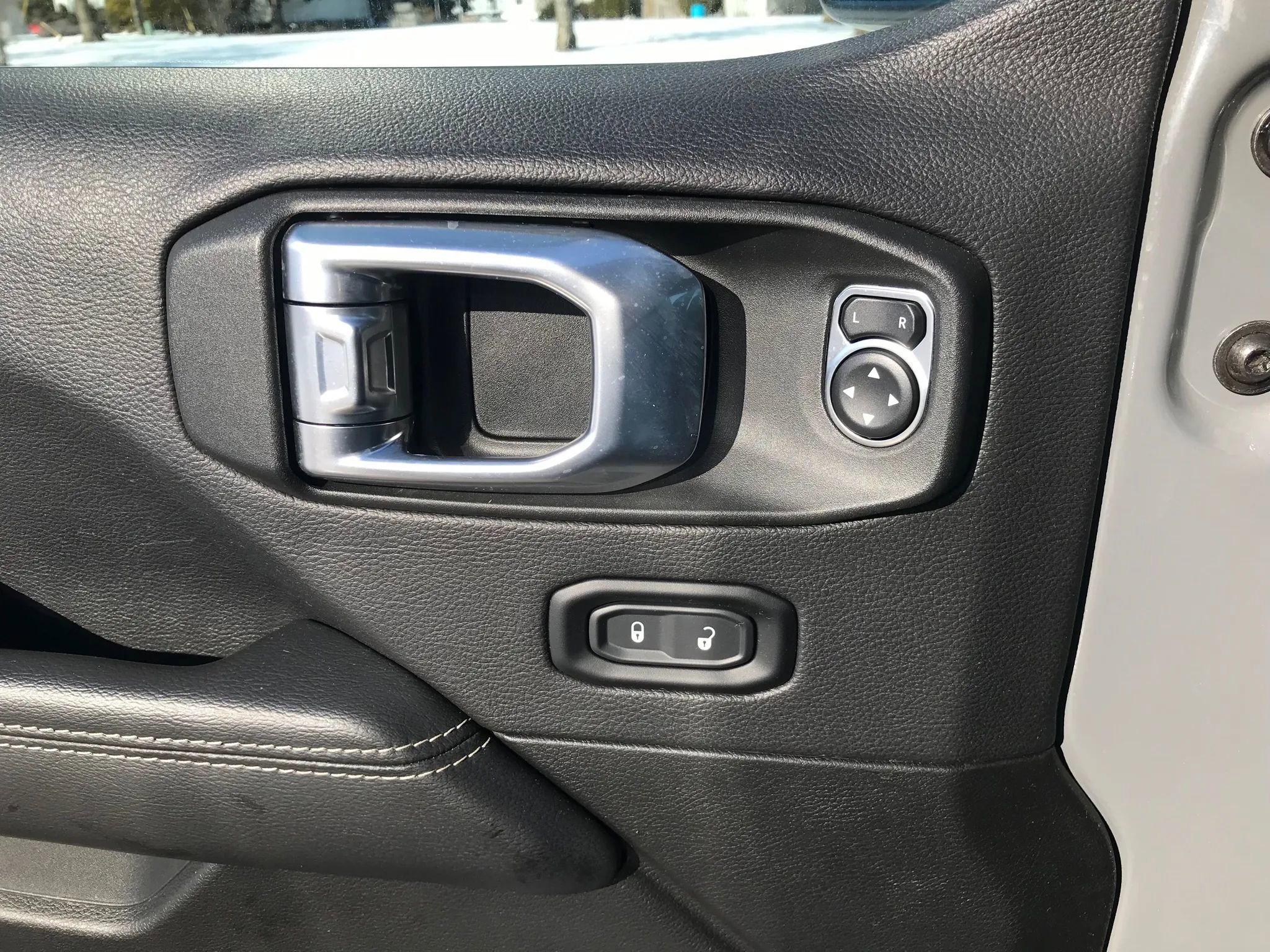 Used 2023 Jeep Wrangler Unlimited Sahara image 12