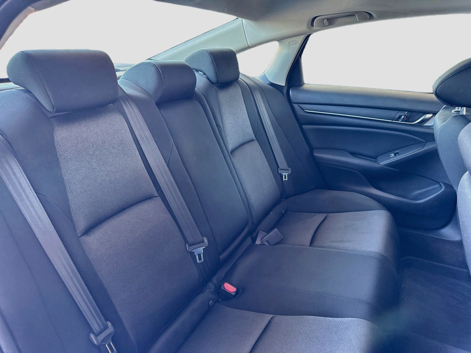 Used 2018 Honda Accord EX image 17