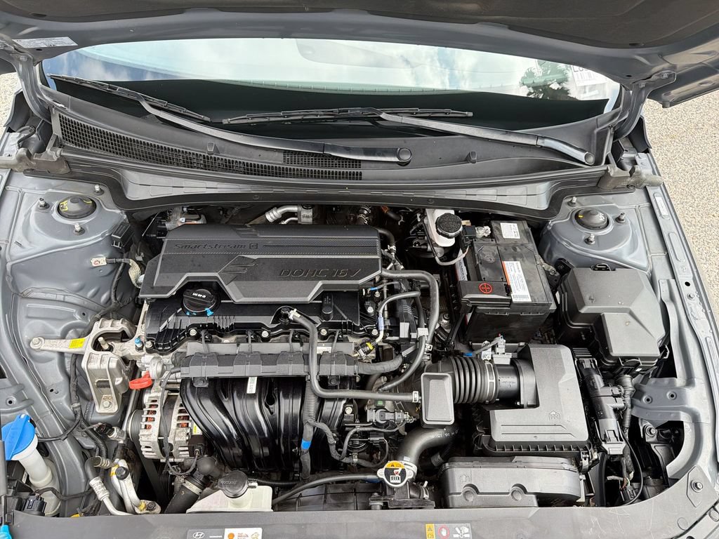 Used 2024 Hyundai Elantra SEL w/ Convenience Package FWD image 18