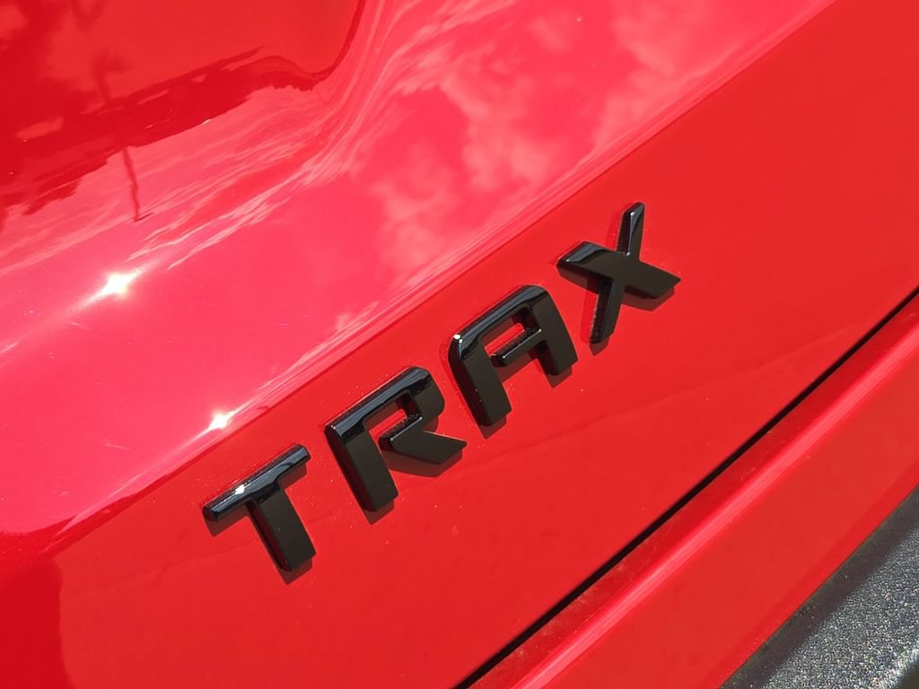 Used 2026 Chevrolet Trax RS w/ Sunroof Package FWD image 32