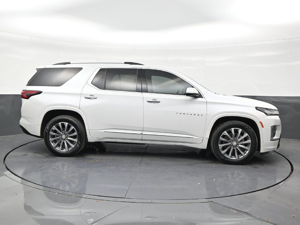 Used 2022 Chevrolet Traverse Premier FWD image 6
