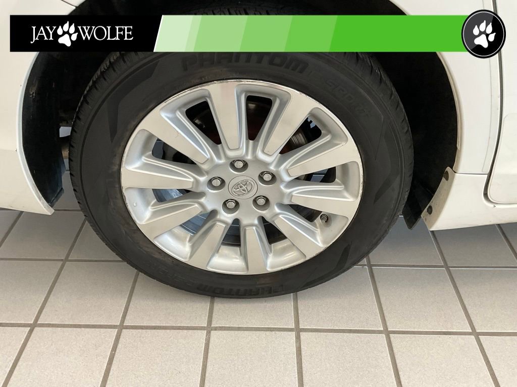 Used 2011 Toyota Sienna XLE w/ Entertainment Pkg AWD/4WD image 6