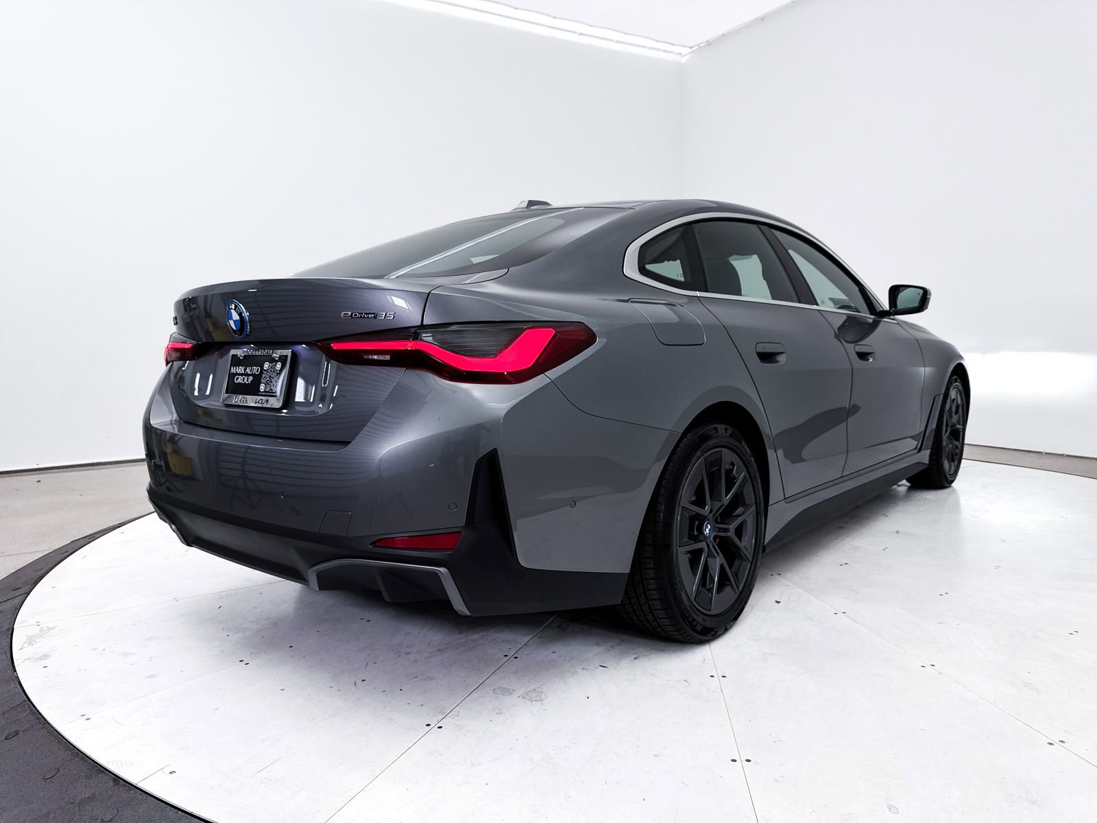 Used 2023 BMW i4 eDrive35 w/ Premium Package RWD image 20