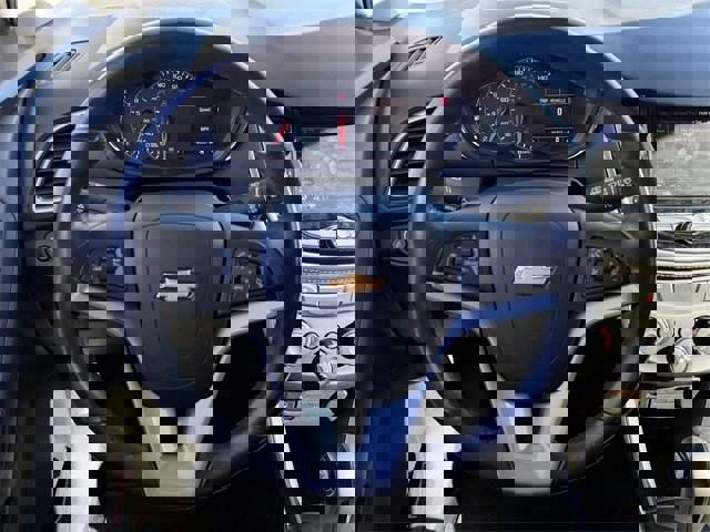 Used 2022 Chevrolet Trax LT w/ LT Convenience Package image 12