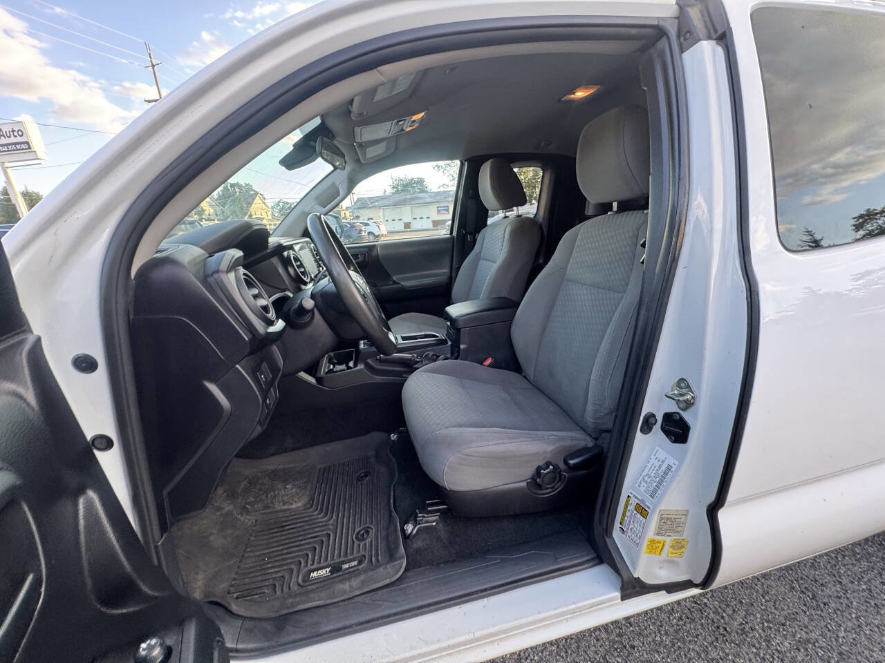 Used 2020 Toyota Tacoma SR image 51