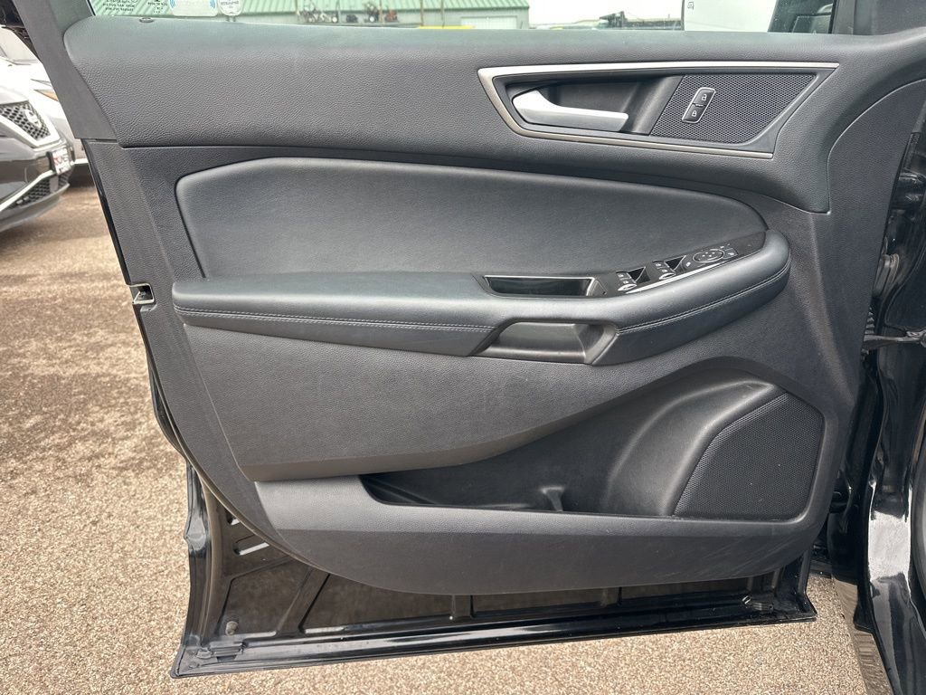 Used 2018 Ford Edge SEL w/ Equipment Group 201A image 18