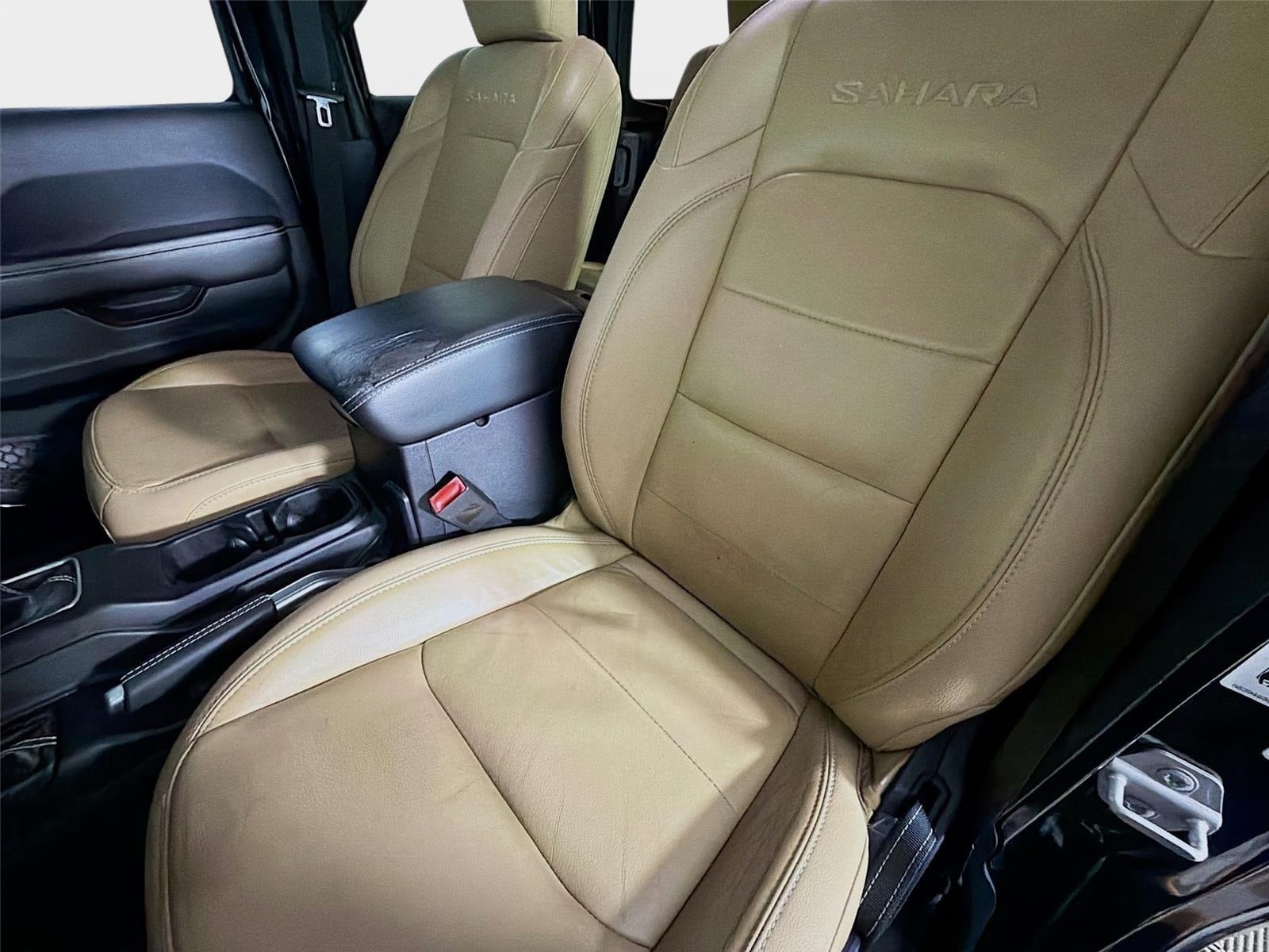 Used 2019 Jeep Wrangler Unlimited Sahara AWD/4WD image 11