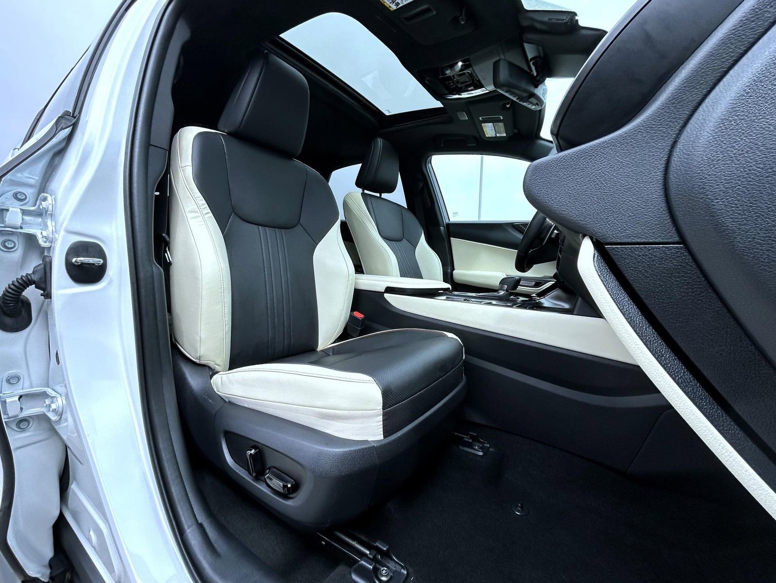 Used 2024 Lexus NX 350h AWD image 15