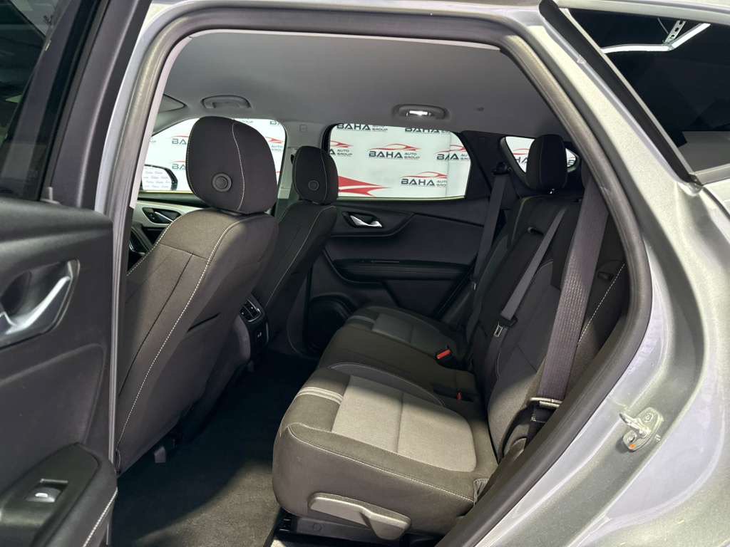 Used 2025 Chevrolet Blazer LT AWD/4WD image 38