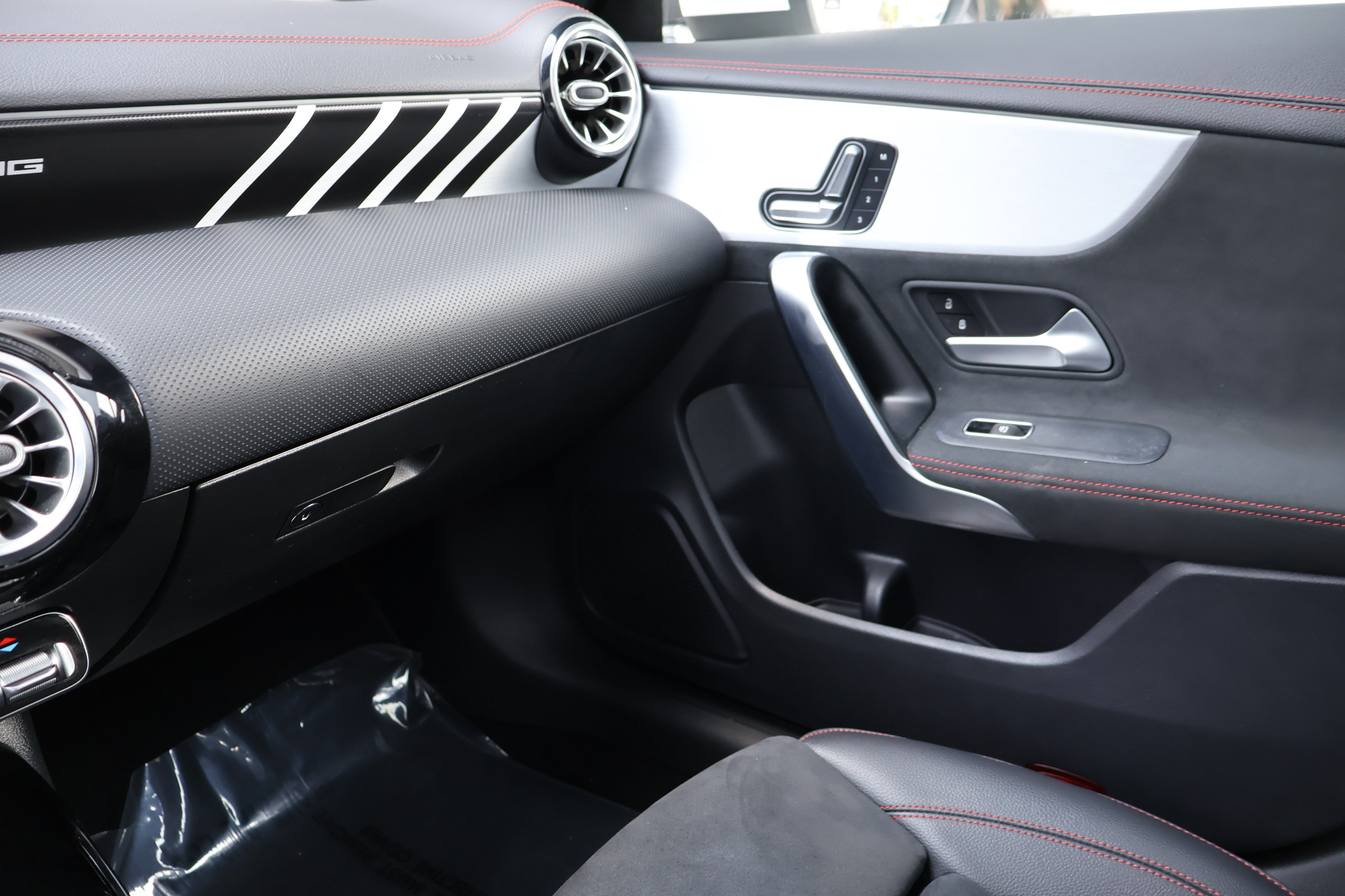 Used 2021 Mercedes-Benz CLA 35 AMG 4MATIC image 41
