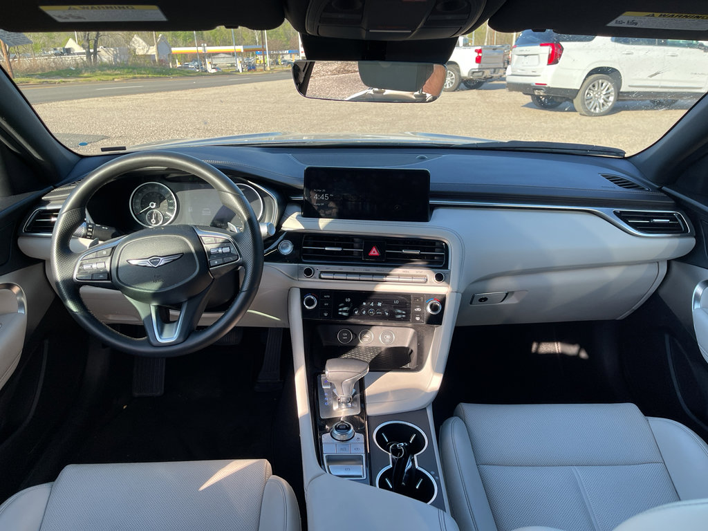Used 2025 Genesis G70 2.5T image 5