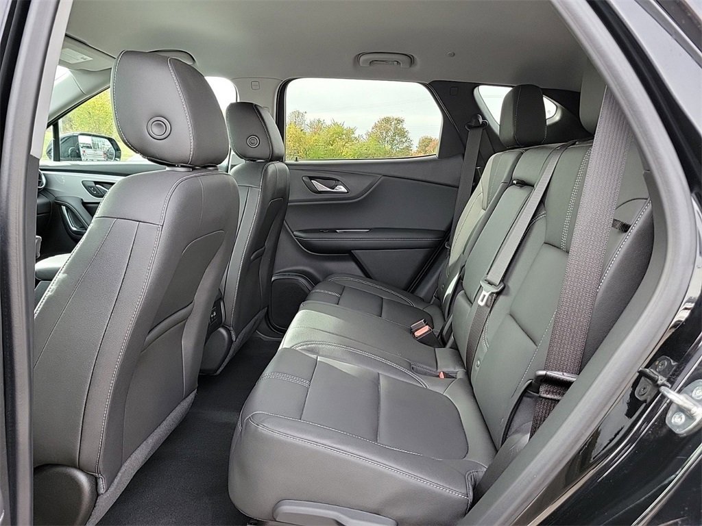 Used 2023 Chevrolet Blazer LT image 11