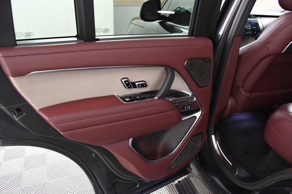 Used 2024 Land Rover Range Rover Autobiography image 25