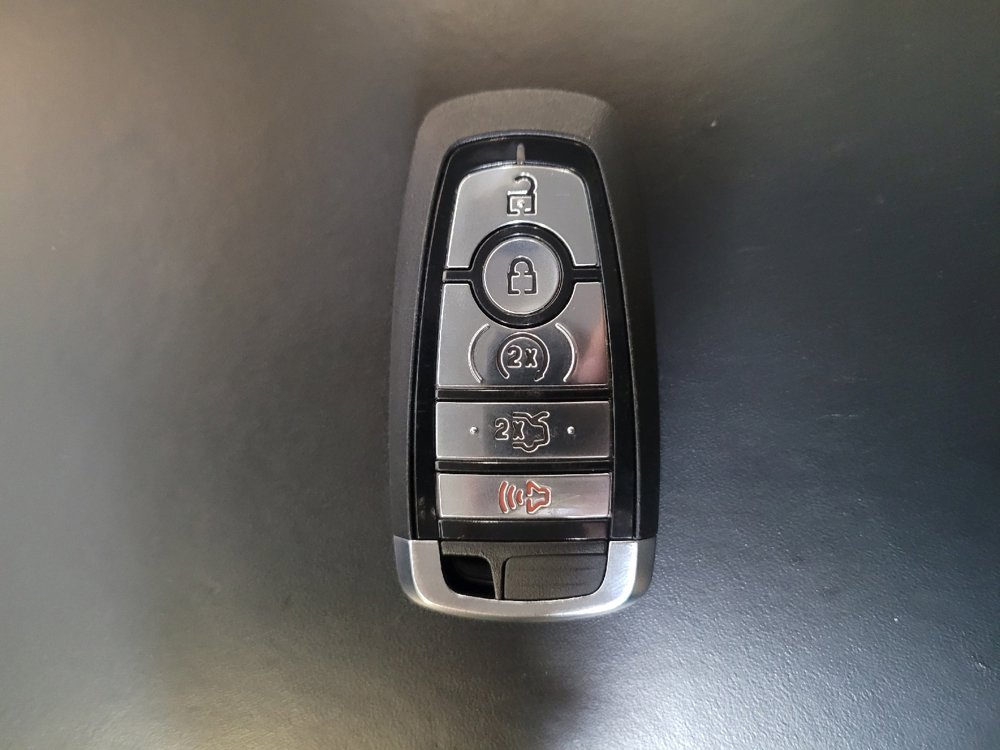 Used 2018 Ford Explorer Platinum image 32