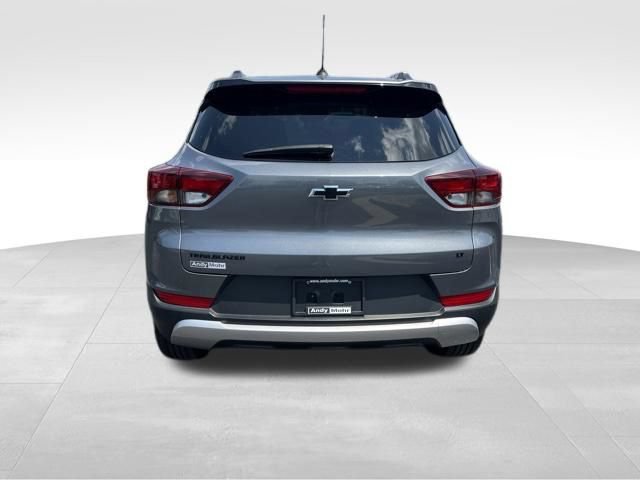Used 2022 Chevrolet TrailBlazer LT w/ LPO, Blackout Package FWD image 6