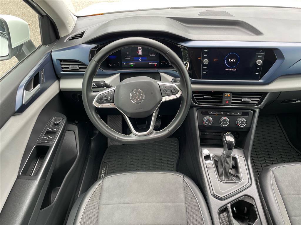 Used 2022 Volkswagen Taos SE FWD image 3