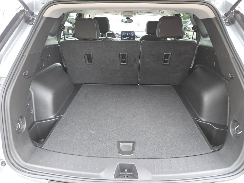 Used 2025 Chevrolet Blazer LT FWD image 24