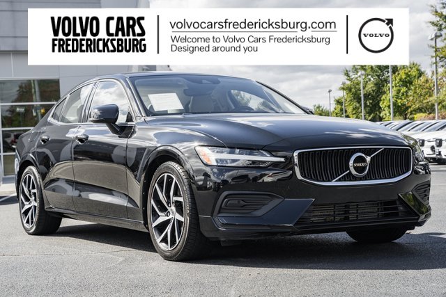 Used 2019 Volvo S60 T6 Momentum w/ Multimedia Package