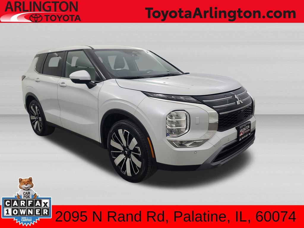 Used 2025 Mitsubishi Outlander SE AWD/4WD image 1