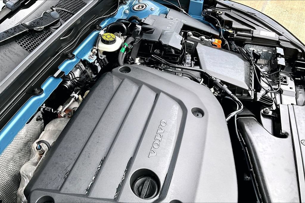 Certified 2024 Volvo XC40 B5 Core AWD/4WD image 44