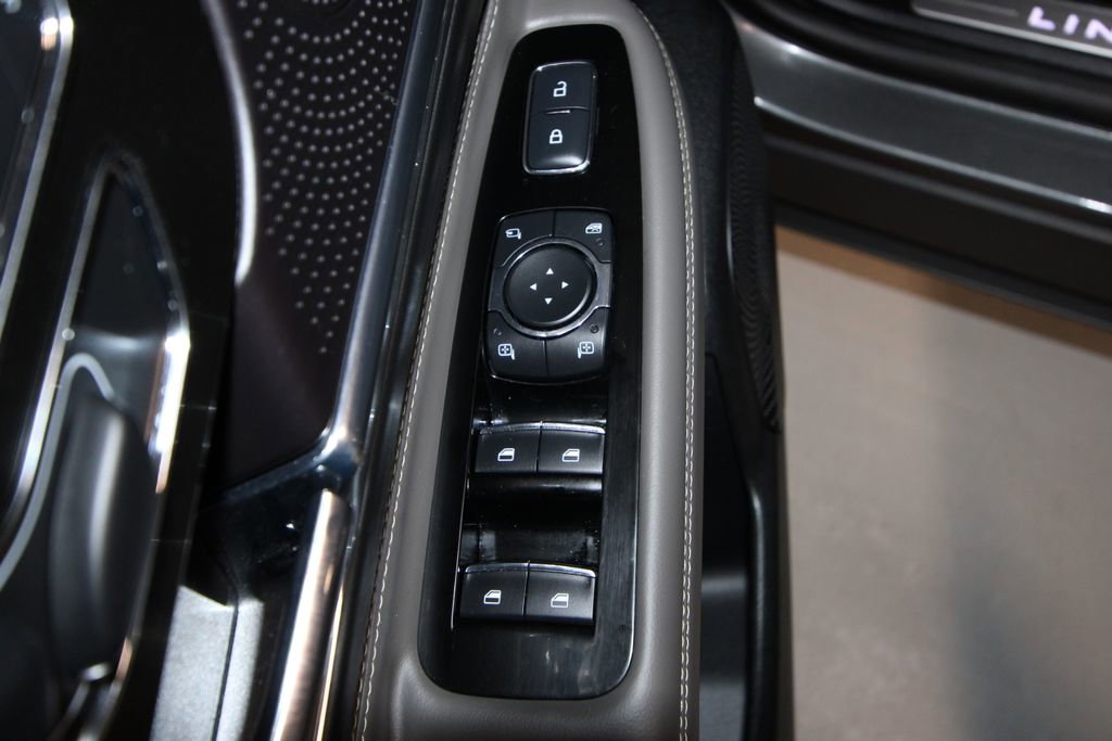 Used 2024 Lincoln Corsair Grand Touring w/ Equipment Group 301A image 6