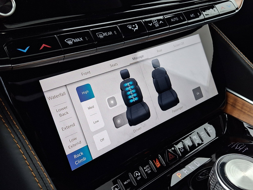 Used 2024 Jeep Grand Wagoneer L Series III image 29