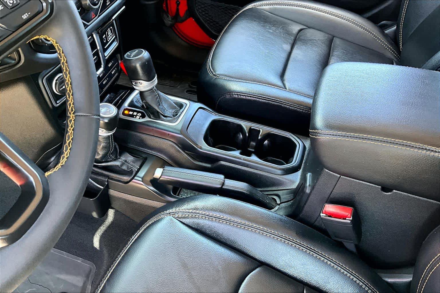 Used 2024 Jeep Gladiator Sport AWD/4WD image 16