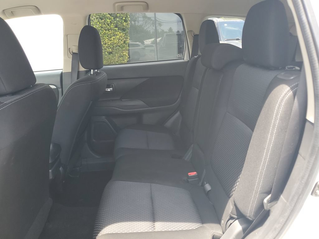 Used 2018 Mitsubishi Outlander ES AWD/4WD image 11