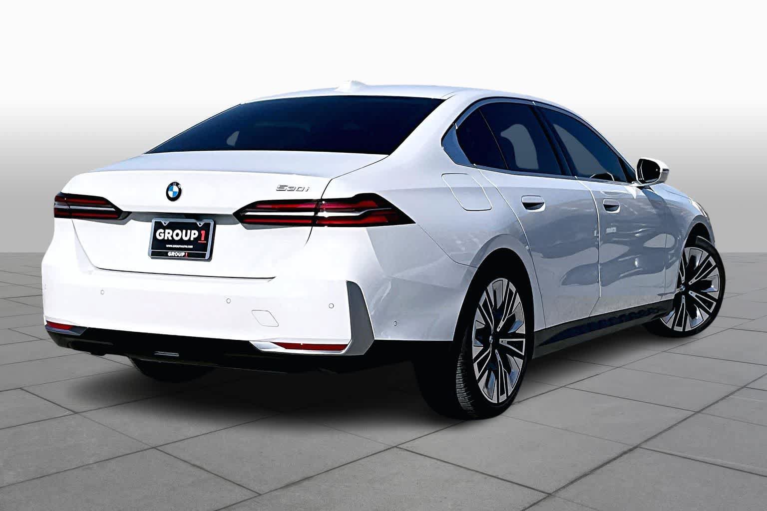 Used 2026 BMW 530i RWD image 12