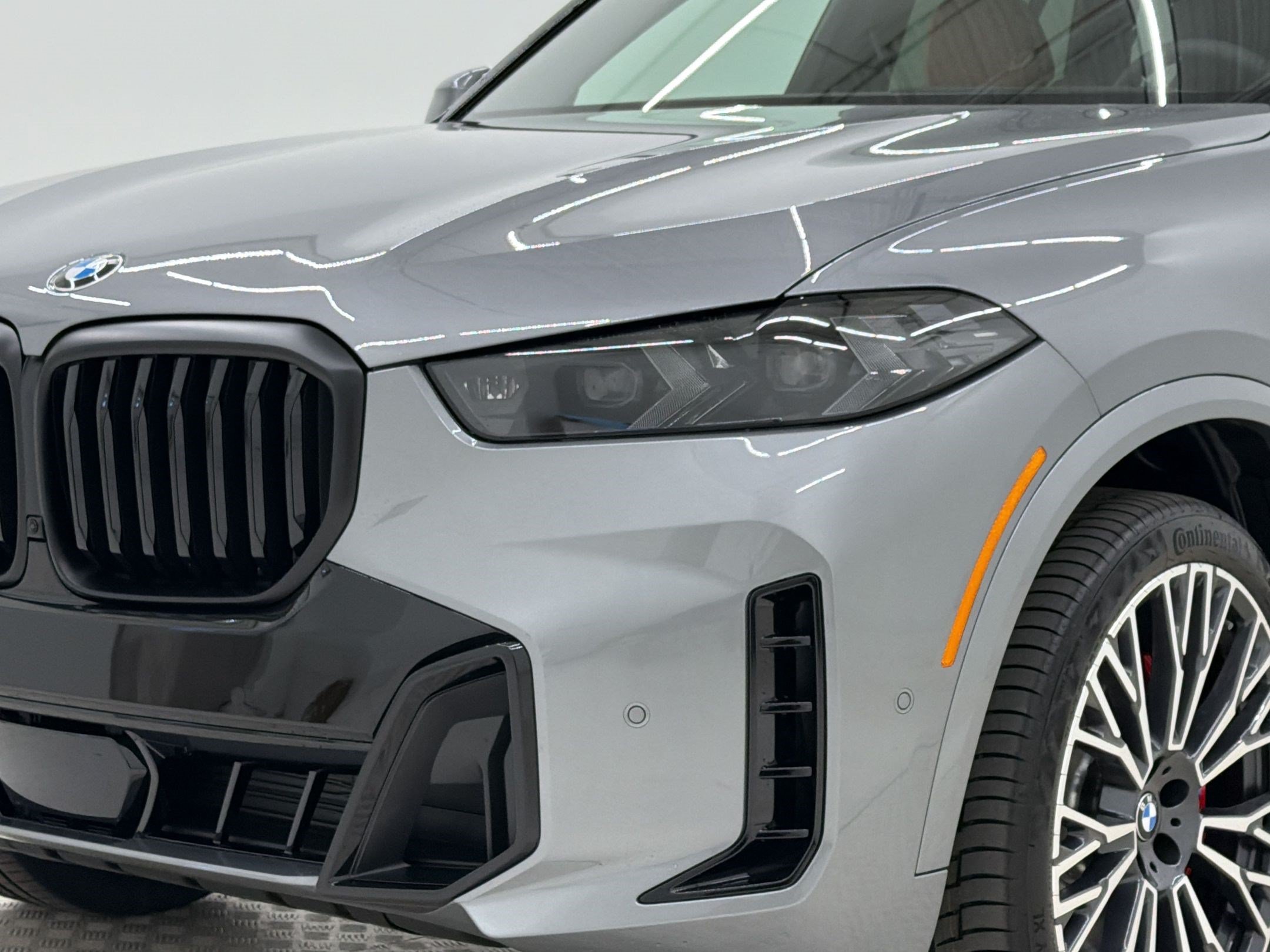 New 2026 BMW X5 xDrive40i w/ M Sport Package AWD/4WD image 11