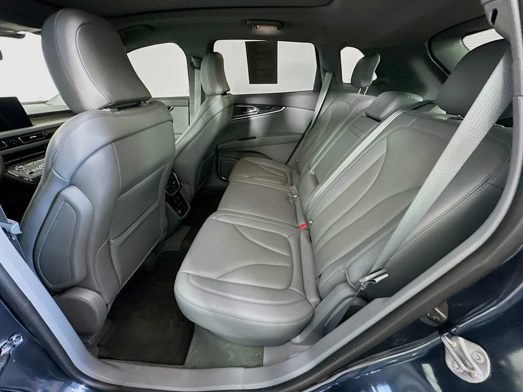 Used 2023 Lincoln Nautilus Reserve AWD/4WD image 33
