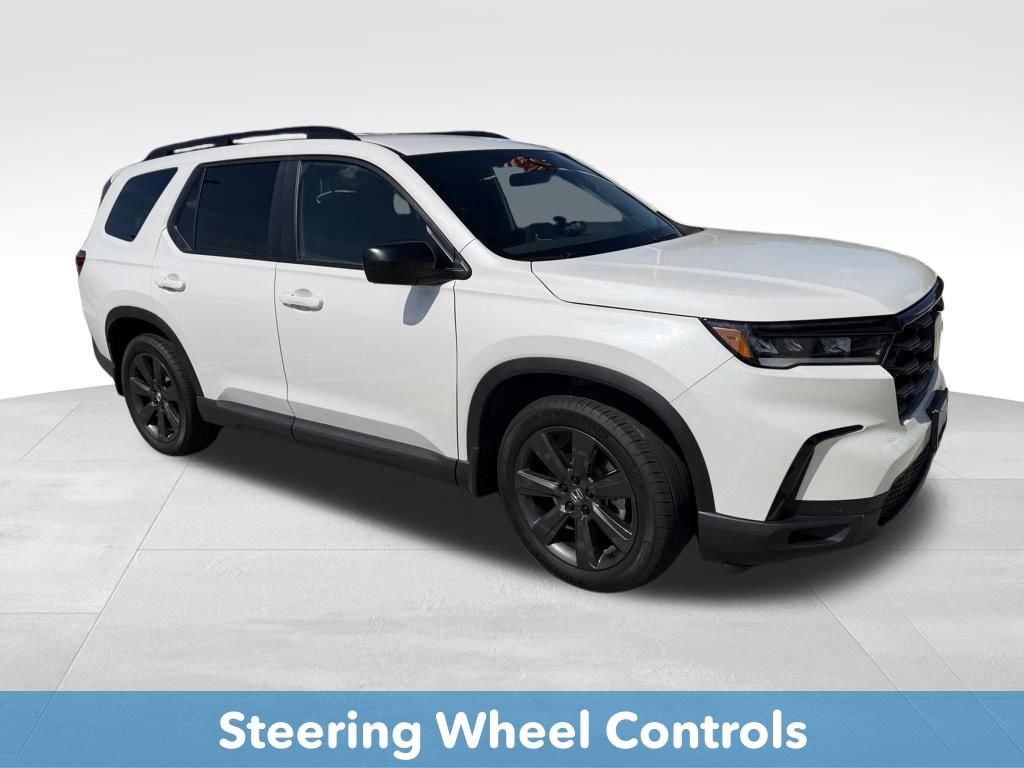 Used 2025 Honda Pilot Sport image 8