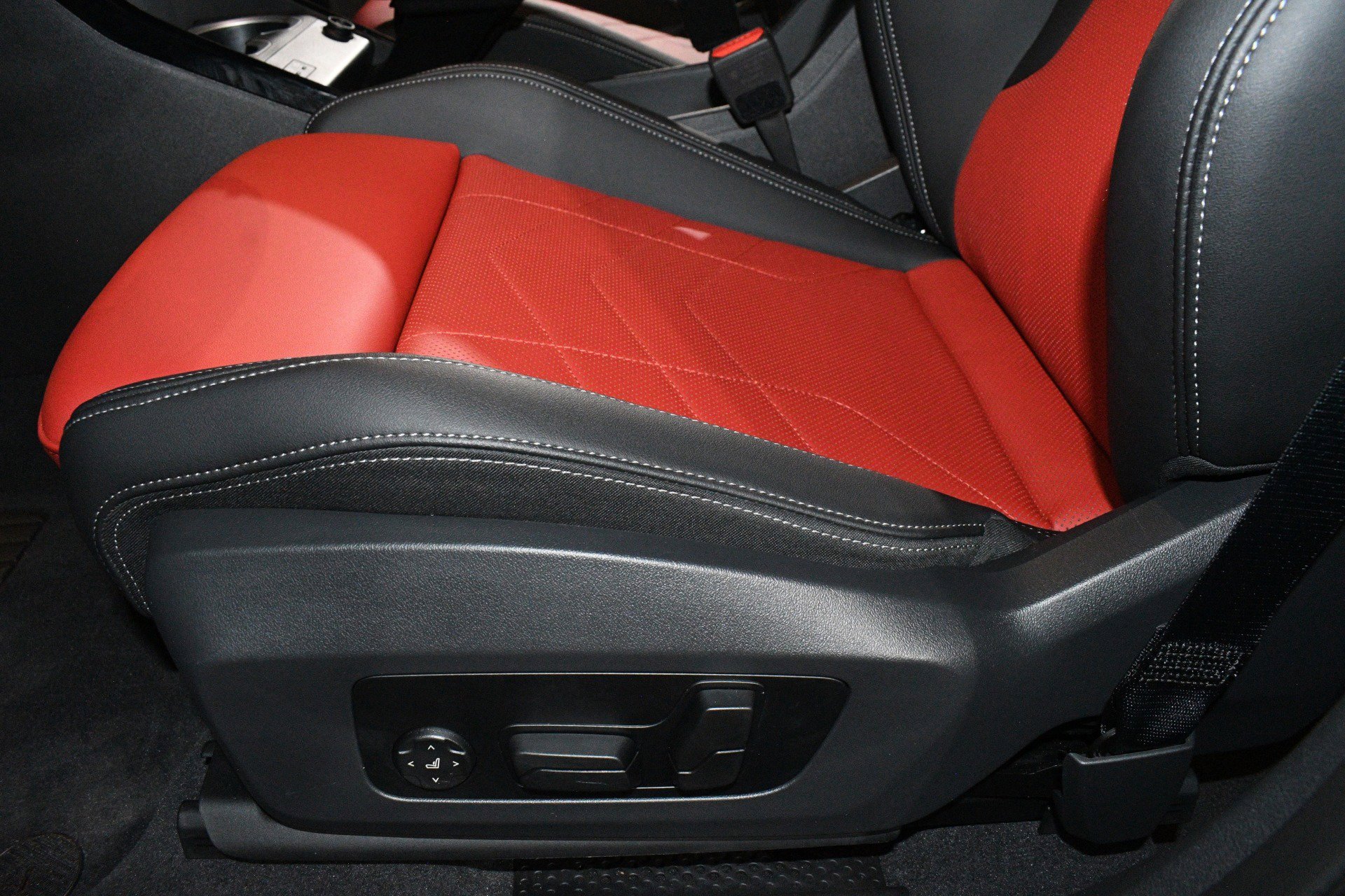 Used 2025 BMW X2 M35i w/ Premium Package AWD/4WD image 13