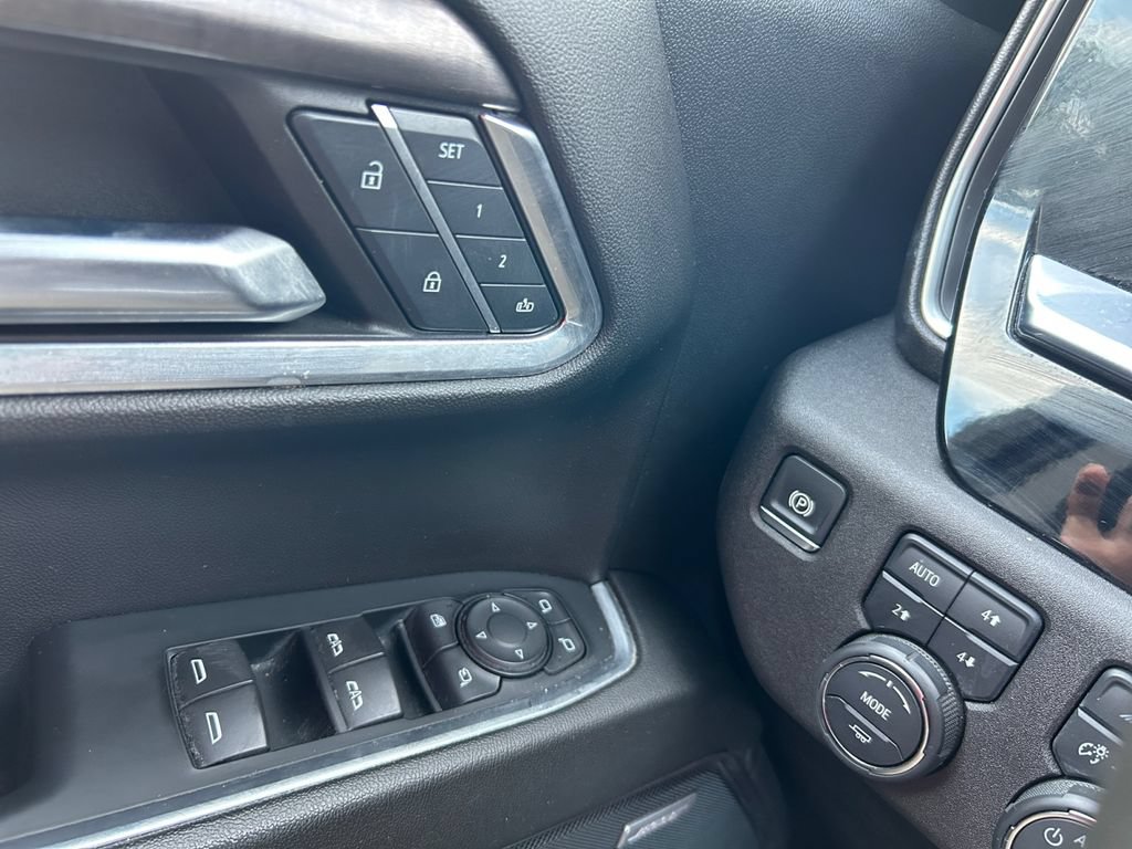 Used 2024 Chevrolet Silverado 1500 LTZ AWD/4WD image 30