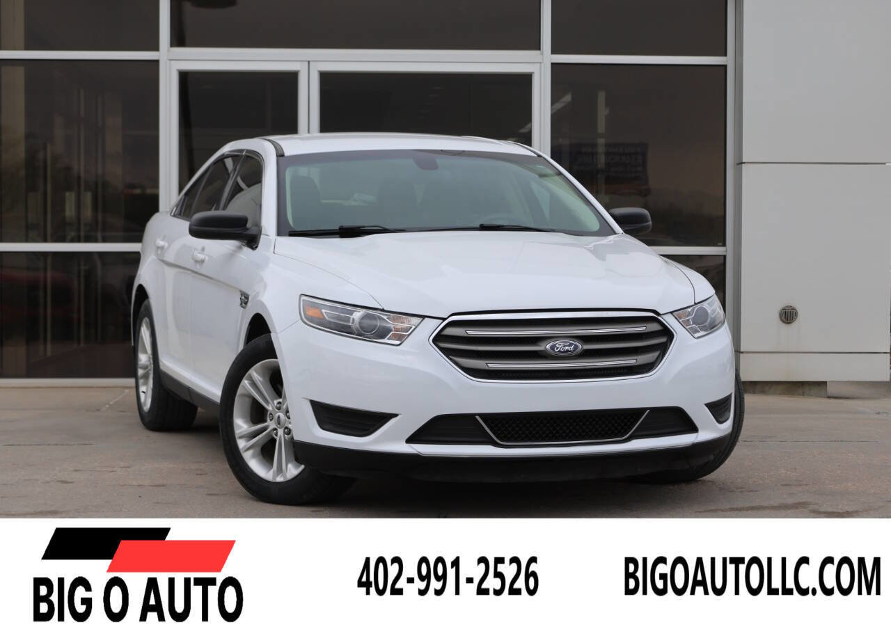 Used 2017 Ford Taurus SE FWD image 1