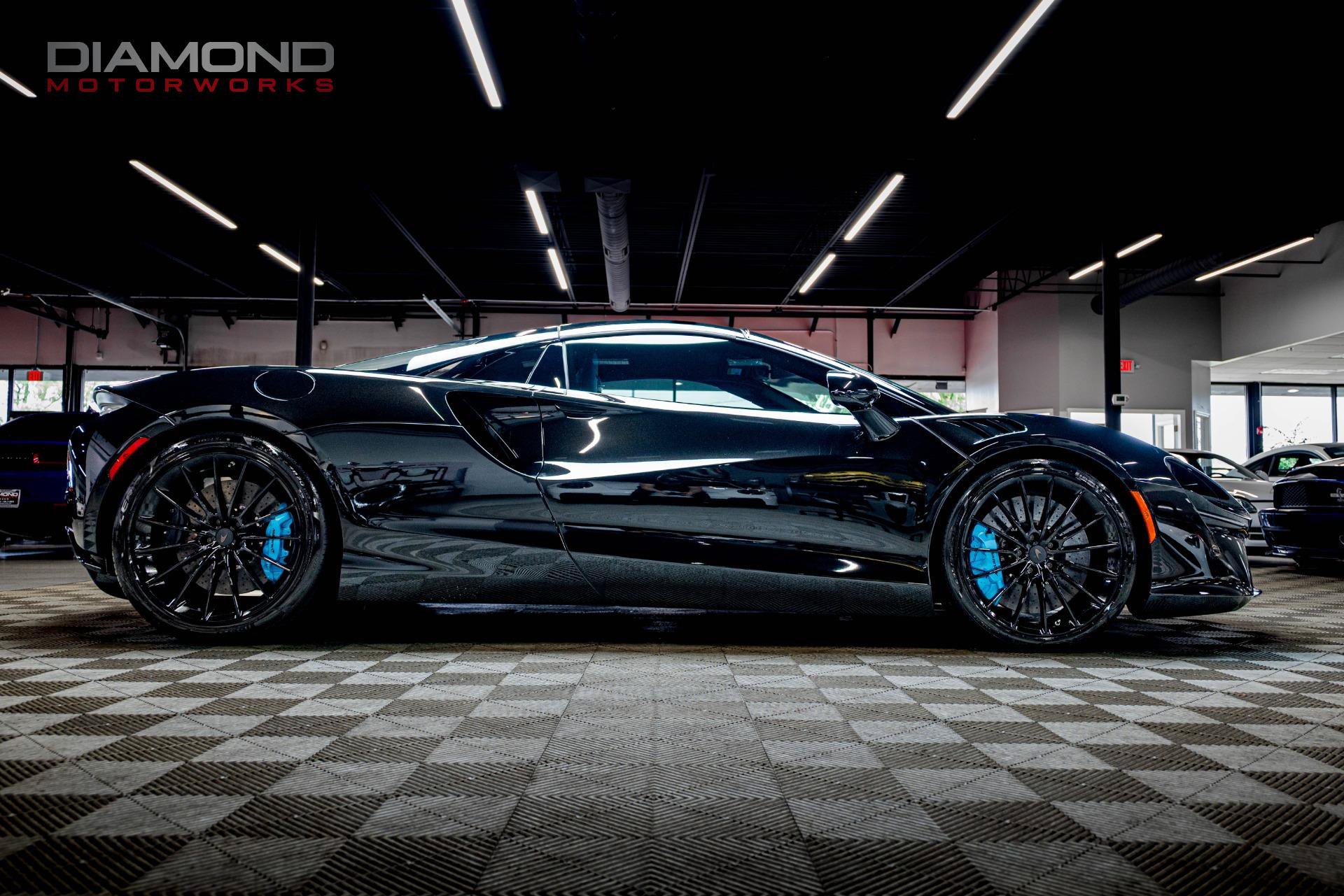 Used 2026 McLaren Artura Spider RWD image 28
