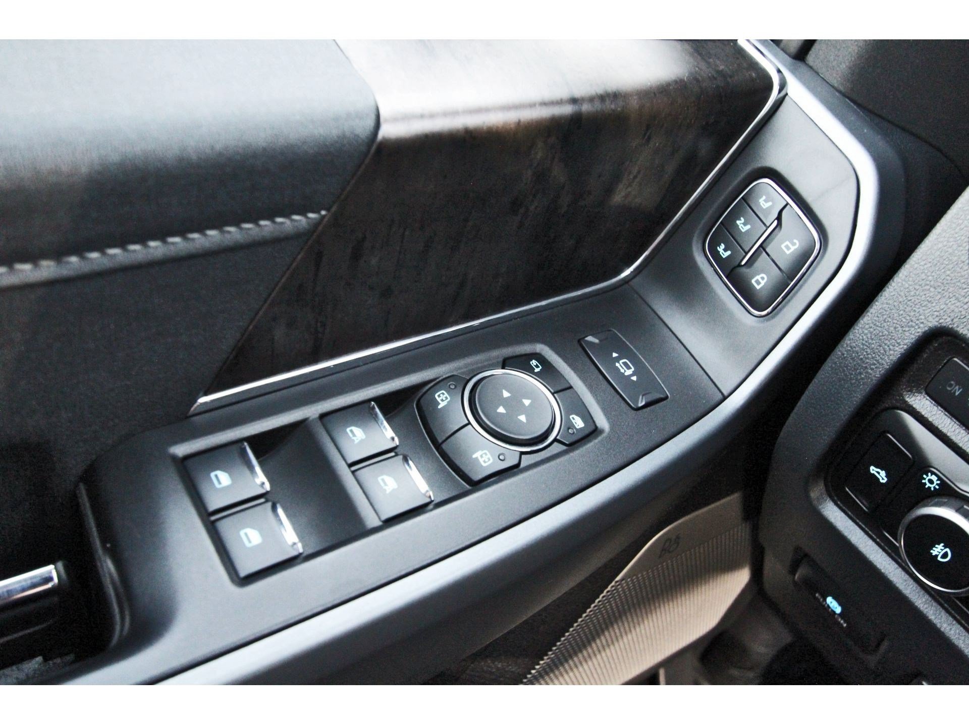 Used 2024 Ford F250 Lariat w/ Sport Appearance Package AWD/4WD image 22