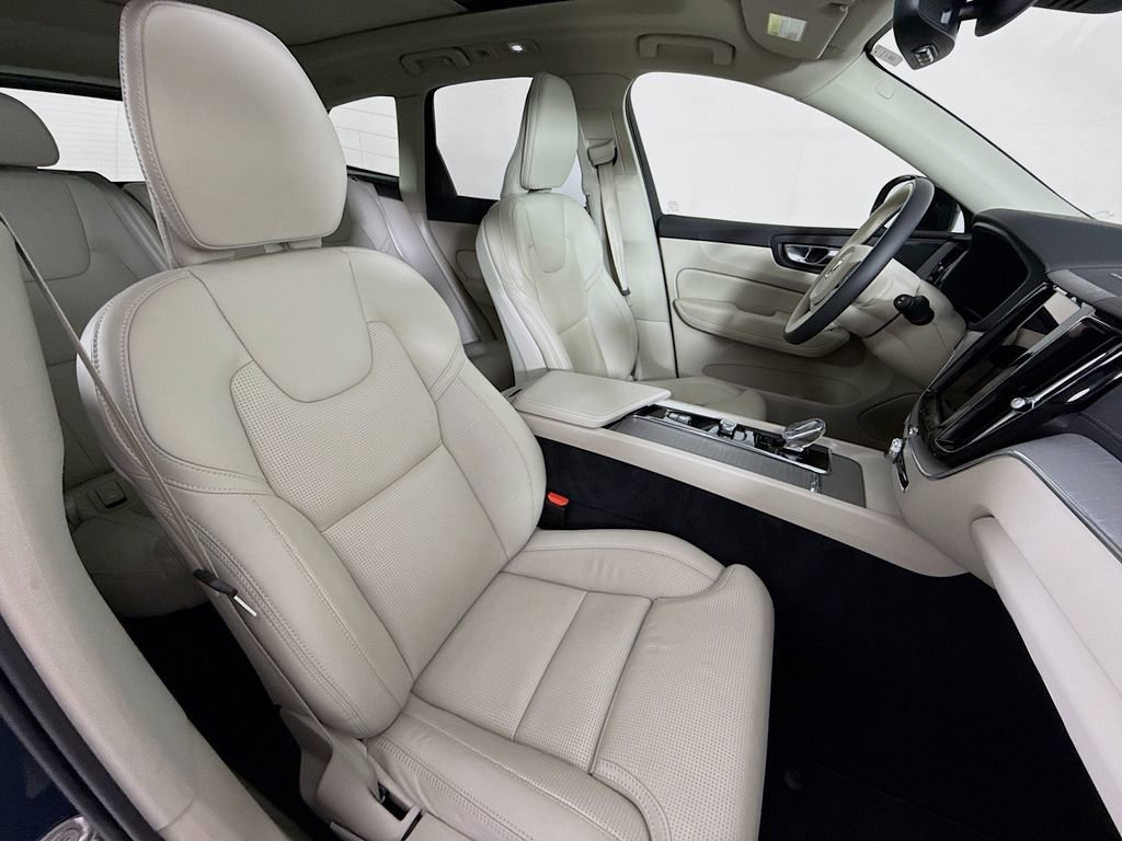 Used 2025 Volvo XC60 T8 Ultra w/ Protection Package Premier image 30