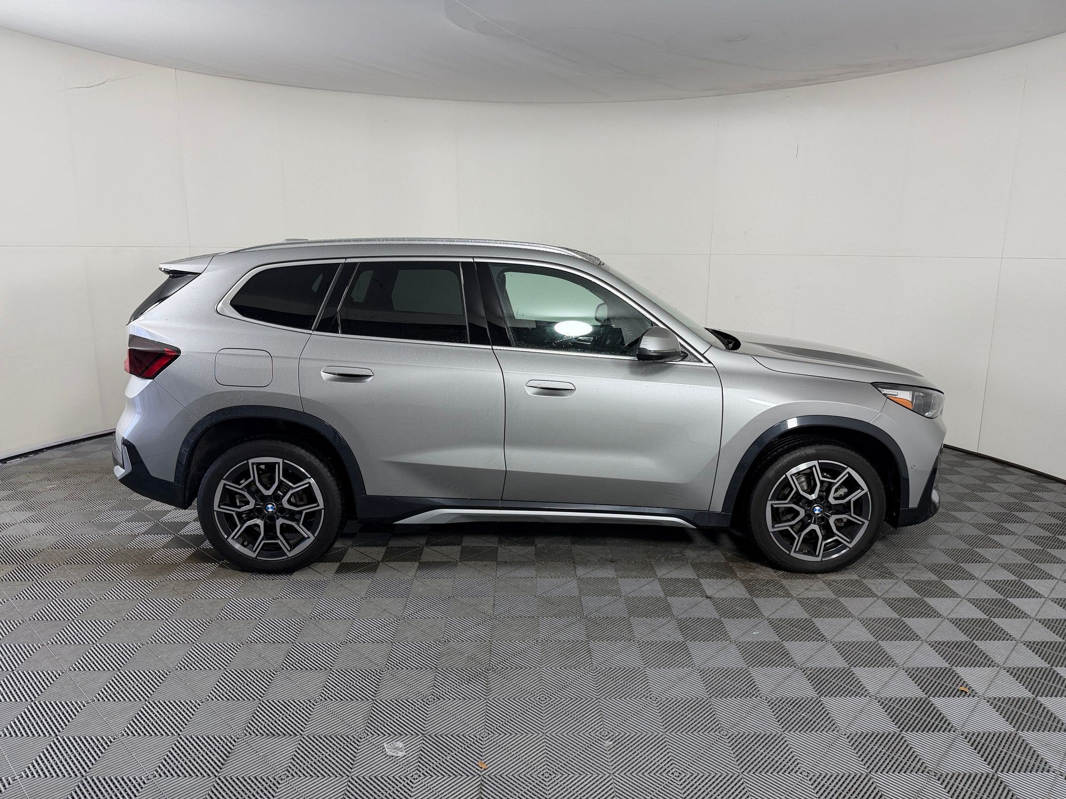 Used 2026 BMW X1 xDrive28i AWD/4WD image 8