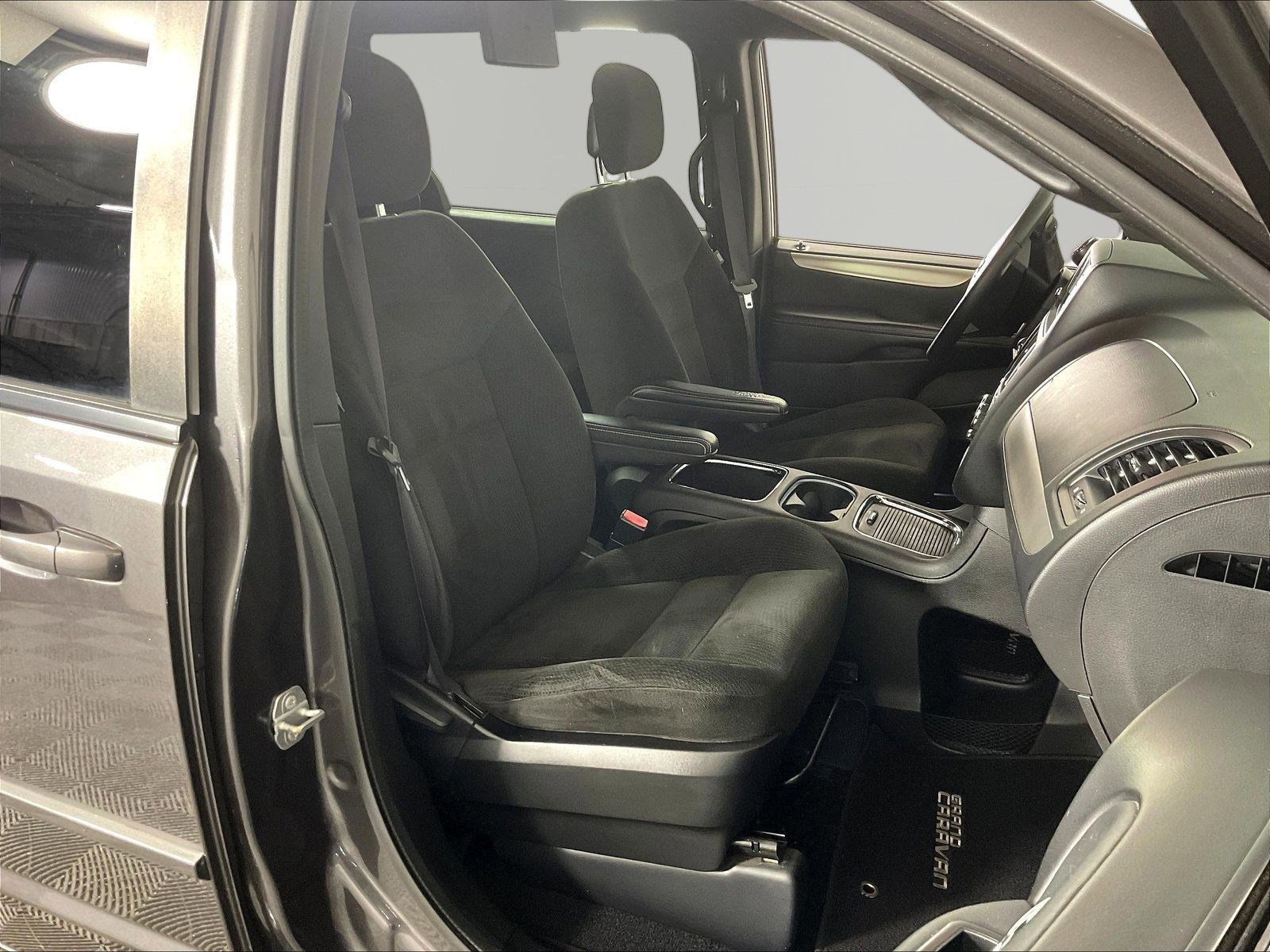 Used 2015 Dodge Grand Caravan SXT w/ Blacktop Package FWD image 29