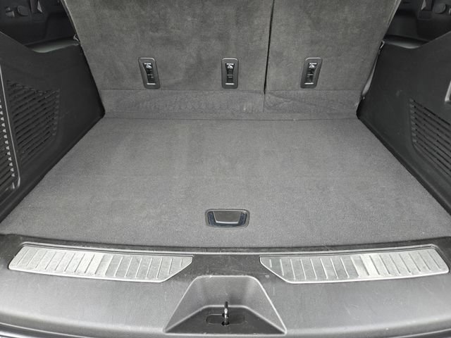 Used 2023 GMC Yukon XL Denali AWD/4WD image 33