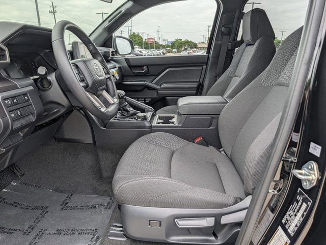 Used 2025 Toyota 4Runner SR5 AWD/4WD image 26