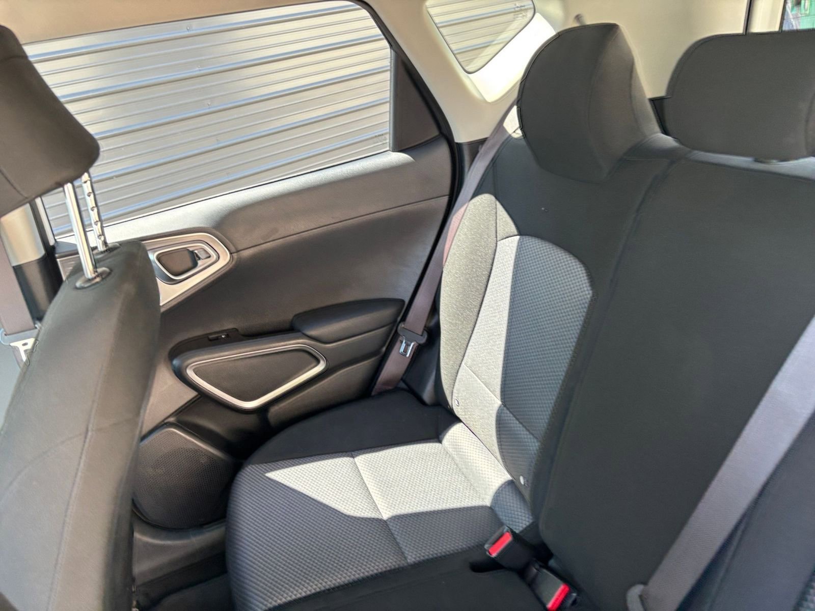 Used 2025 Kia Soul LX w/ LX Technology Package FWD image 34