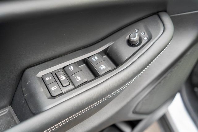 New 2025 Jeep Grand Cherokee Limited w/ Black Appearance Package image 15