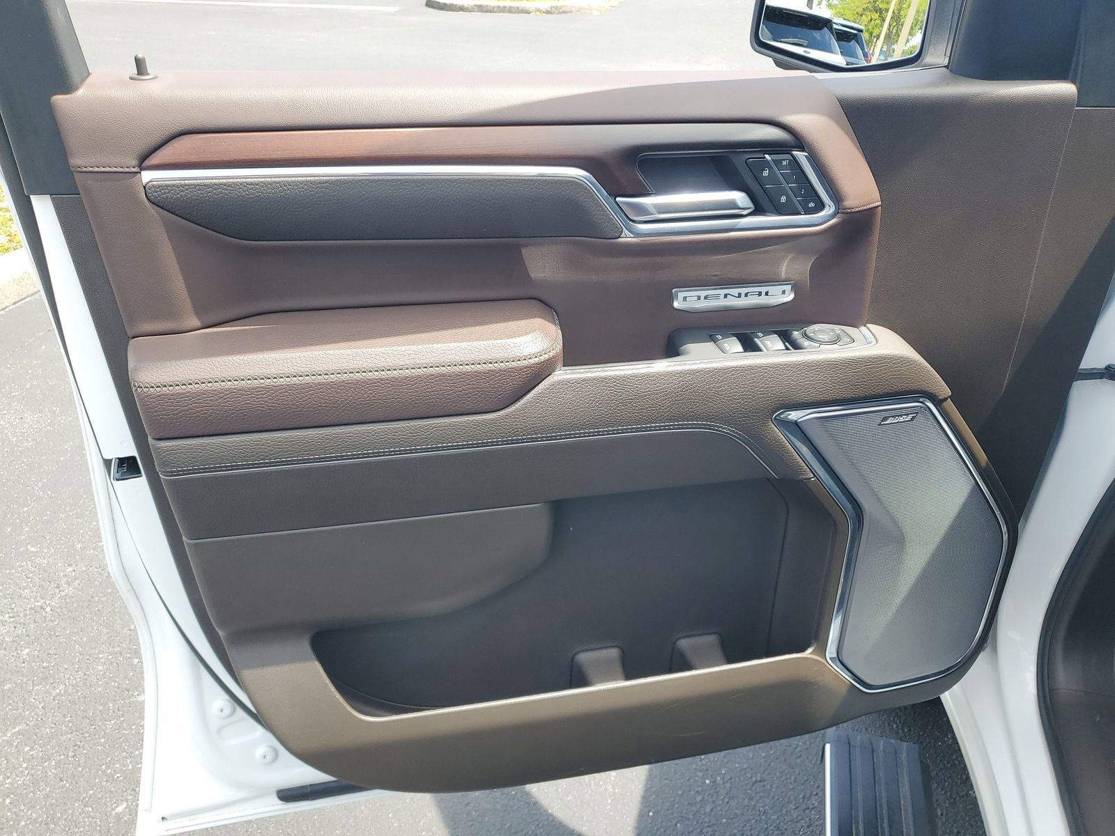 Used 2024 GMC Sierra 1500 Denali w/ Denali Reserve Package AWD/4WD image 14