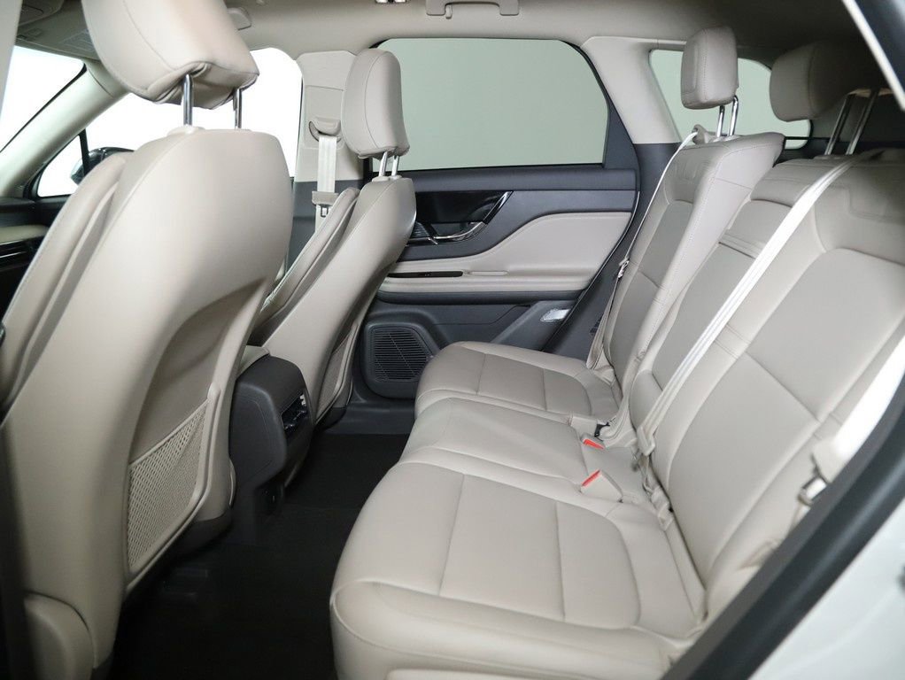 Certified 2022 Lincoln Corsair FWD image 14