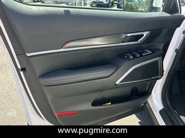 Used 2025 Kia Telluride LX FWD image 10
