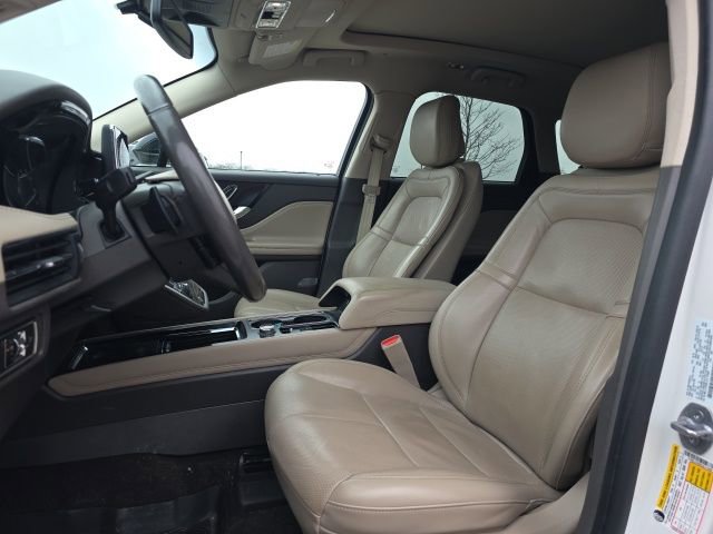 Used 2020 Lincoln Corsair AWD w/ Premium Package image 9